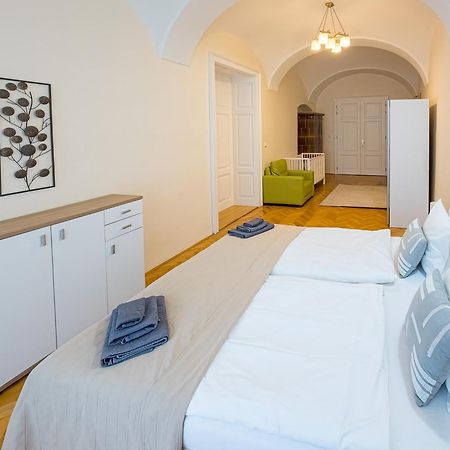 Luxury Vincents Apartments Košice Extérieur photo